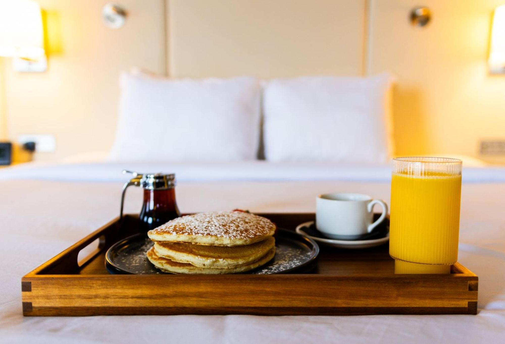 คราวน์ พลาซา คลีฟแลนด์ แอท เพลย์เฮาส์ สแควร์ Hotel ภายนอก รูปภาพ